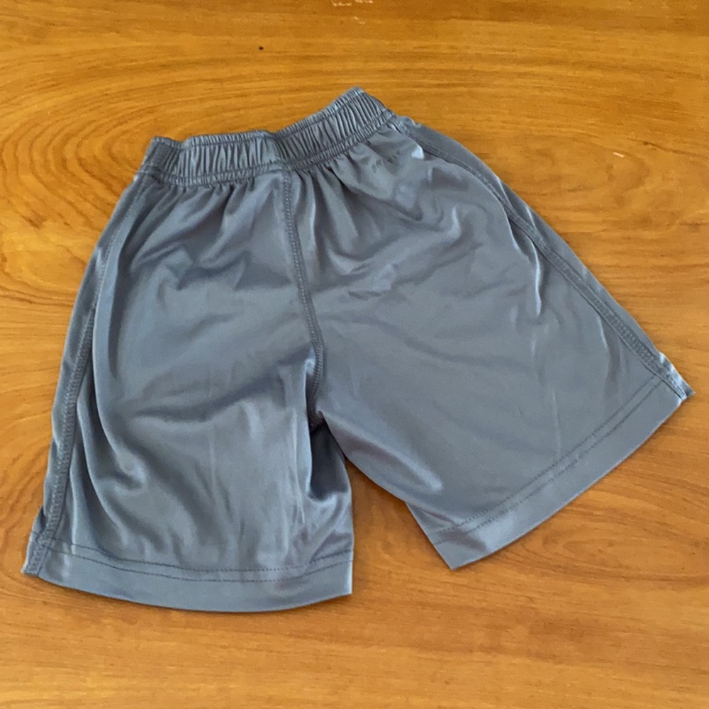 Nike Performance Shorts - Picture 3 of 5
